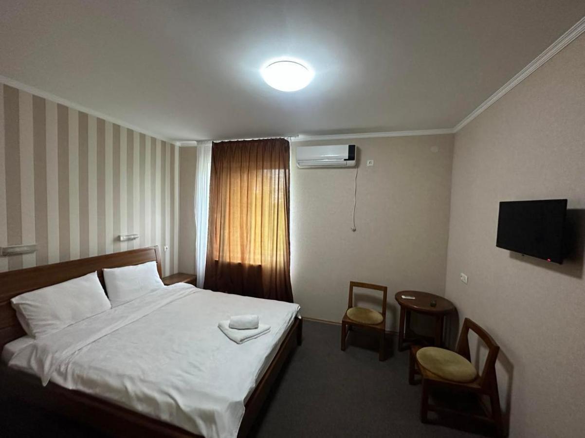 Imeri Park Hotel Kutaisi Exterior photo