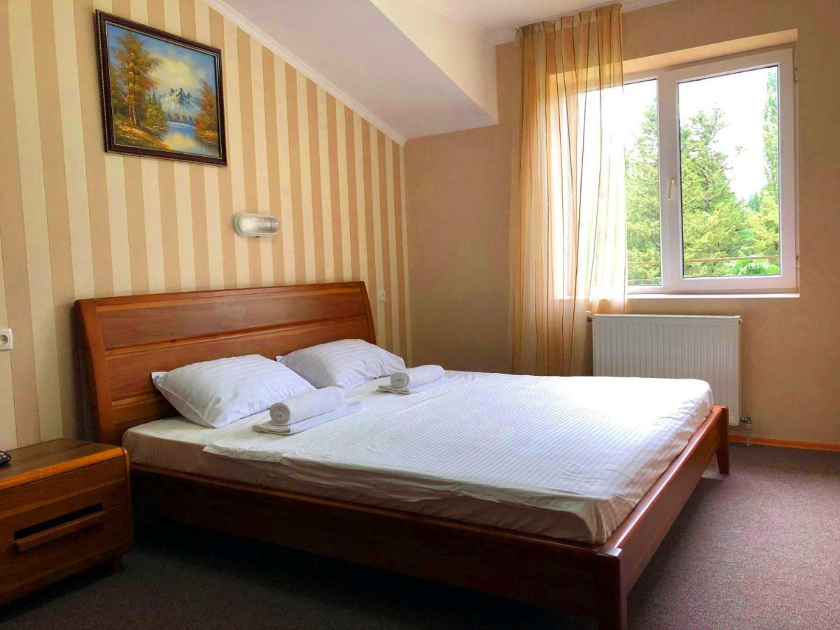 Imeri Park Hotel Kutaisi Exterior photo